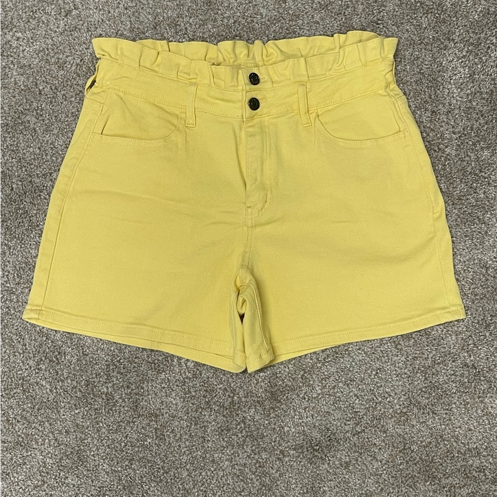 New York & Company Shorts NWOT.  NEVER WORN SIZE 10.